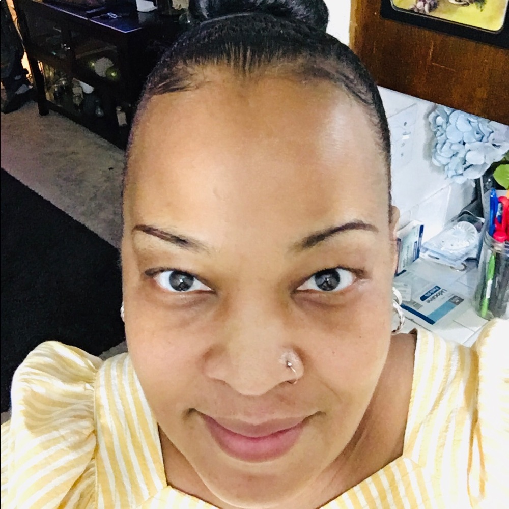 Meet your Posher, Jennifer